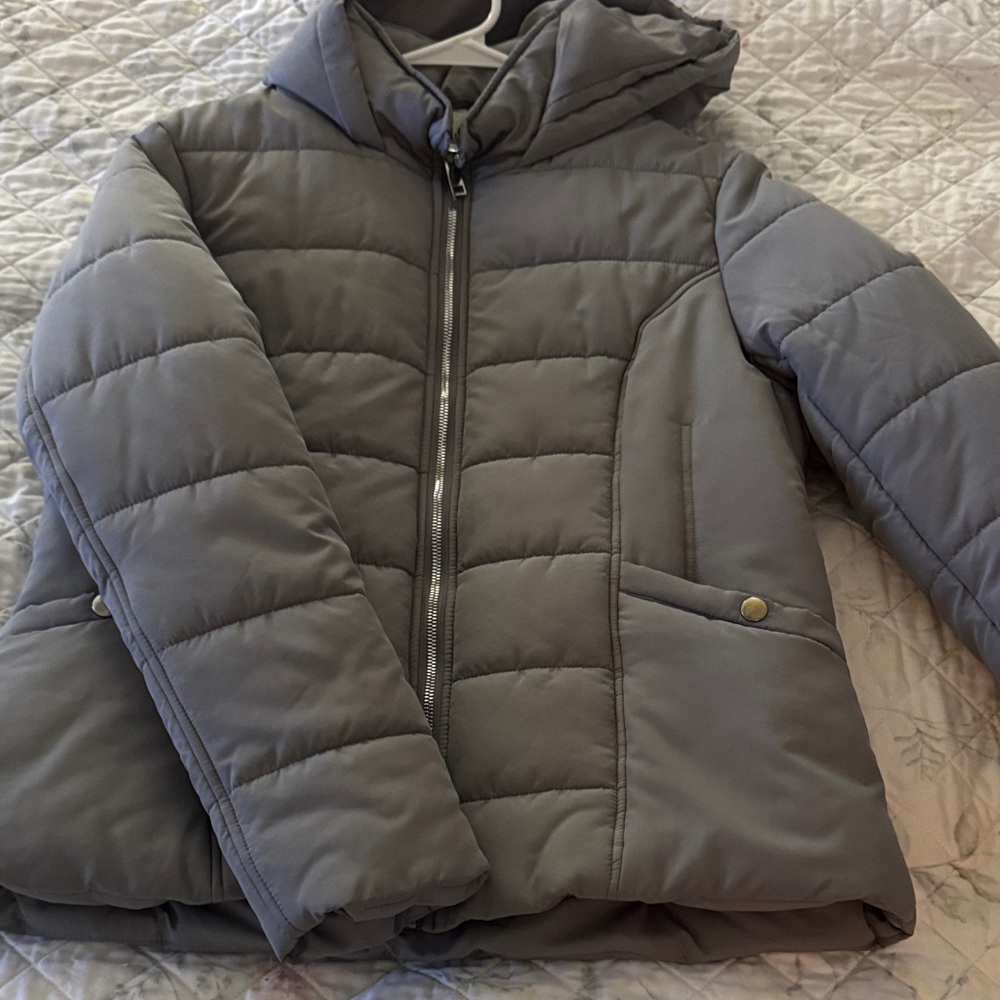 Women’s Gray Puffer Jacket